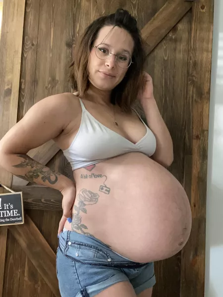 Cute, and STILL pregnant 🙈 by misswrinkles