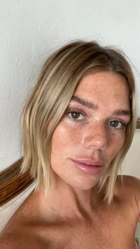 Cute blonde by 88throwaway44