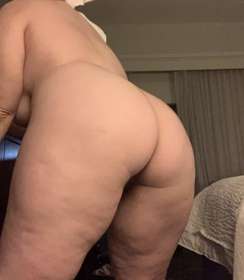 Cute butt and cute thighs by seemyauraisorange