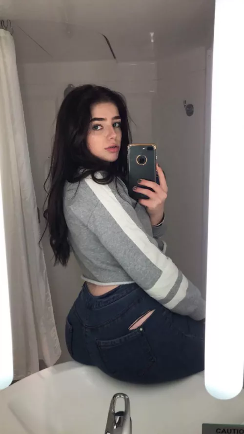 Cute butt brunette with braces by HentaiTensaiShounen0