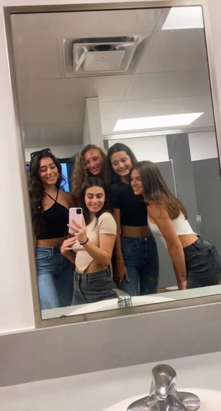 Cute friends by laslokovacss