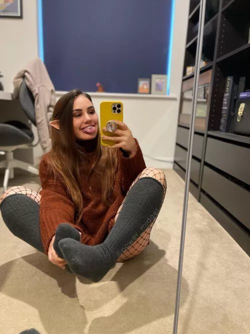 Cute little elf 🥰 by power_midget