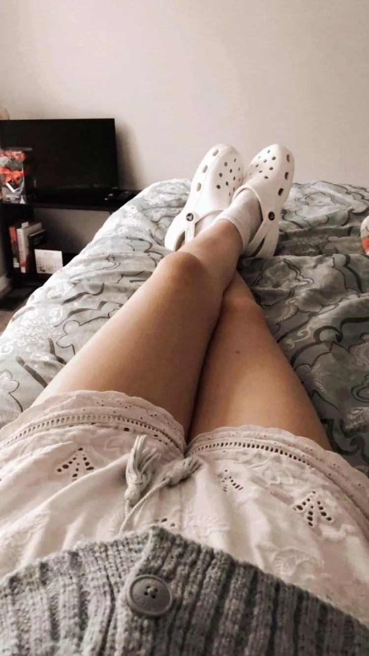 Cute little thighs posted by pic_traitor3