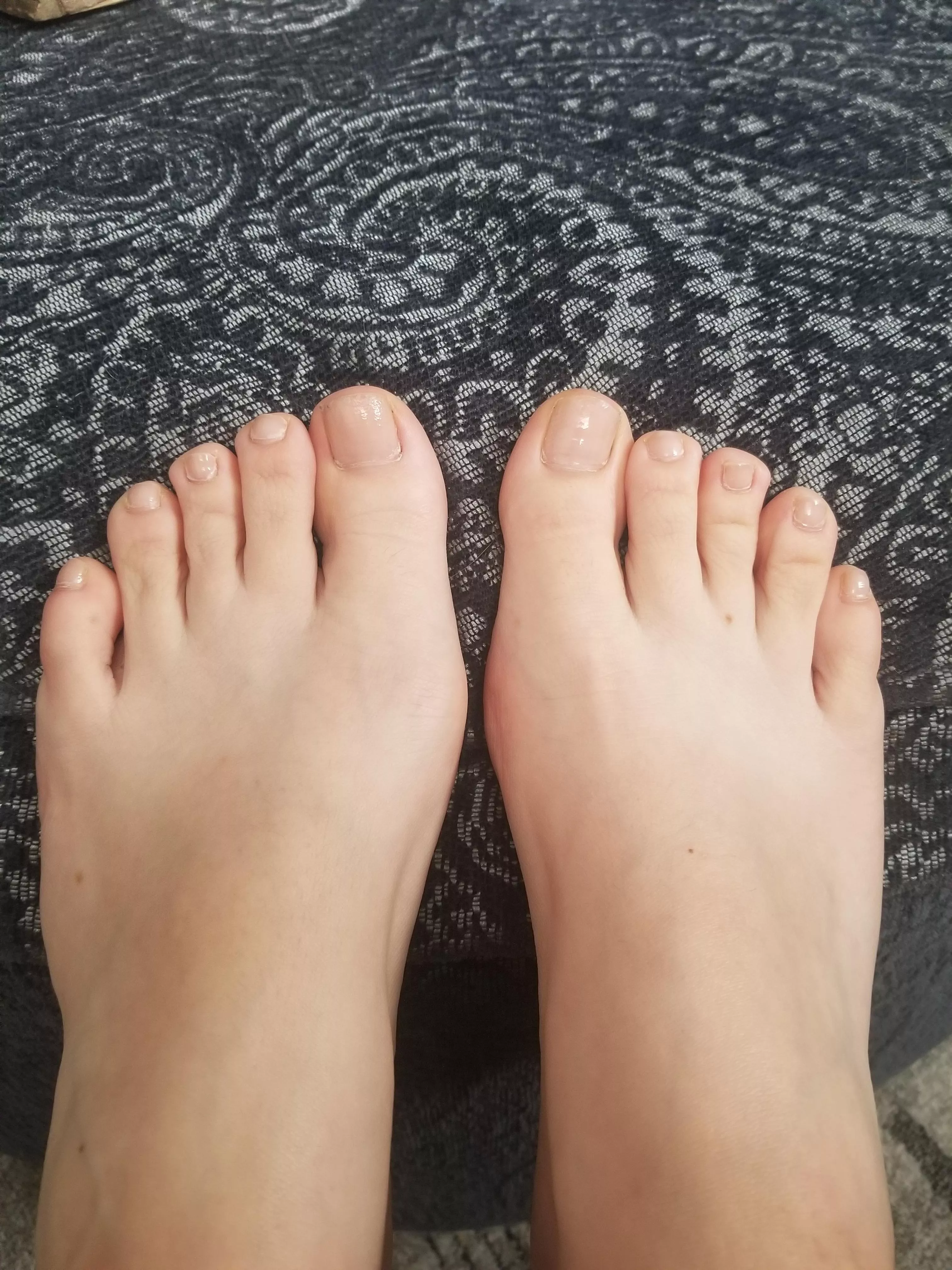 Cute little toes 💋 posted by Hbunnie01