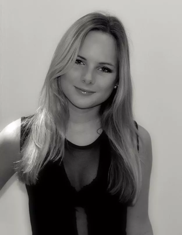 Cute Nordic girl posted by round_plastic