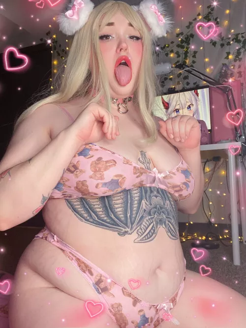 Cute puppy waiting for her treat 🐶 by bigdumbxby