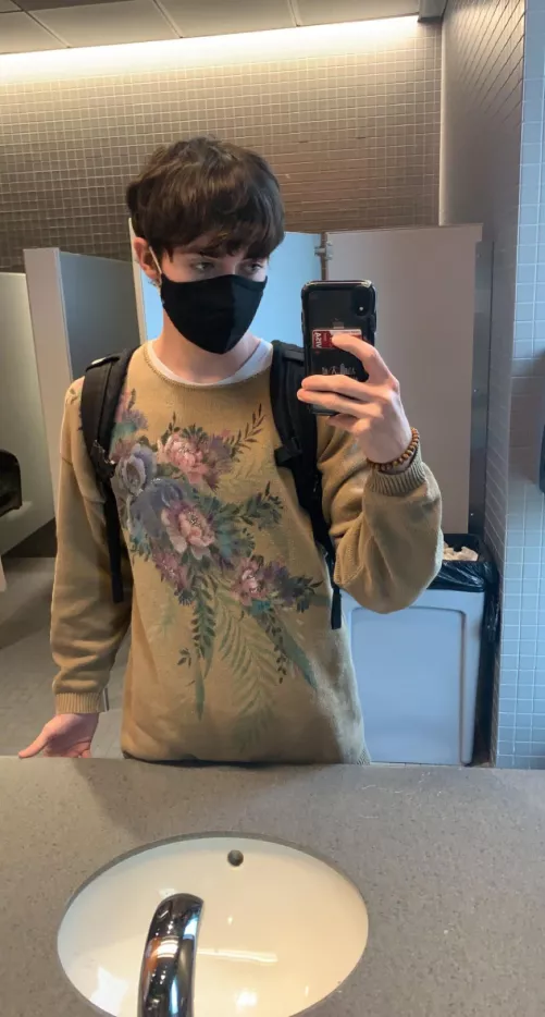 cute sweater i got :) by Call_Me_Carter