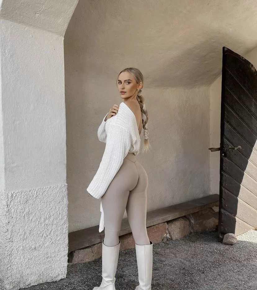 cutie posted by Vanomy