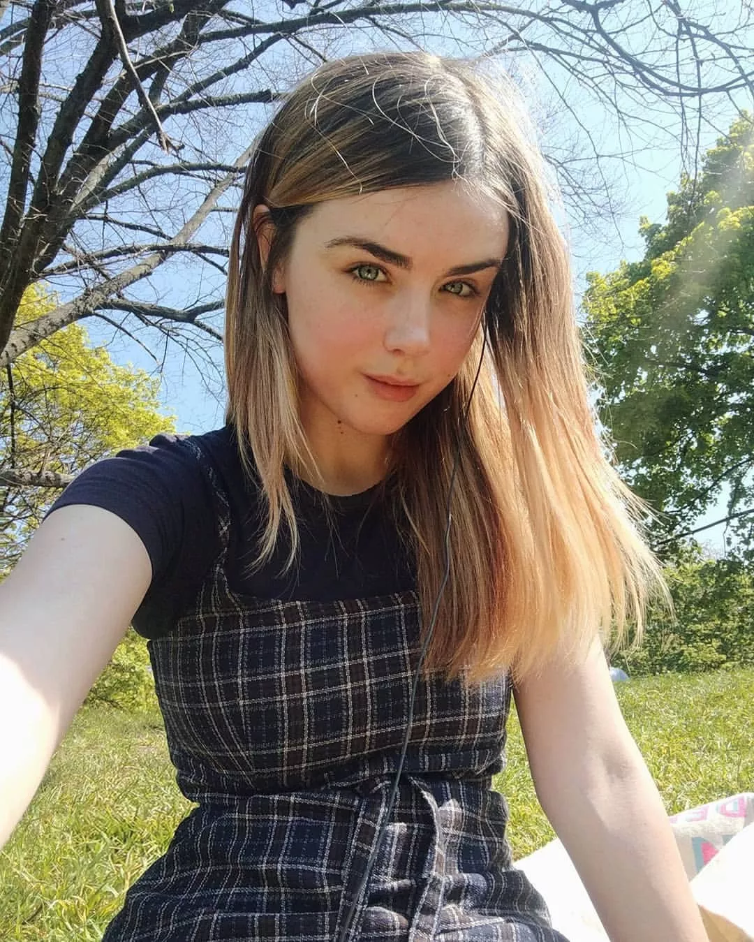 cutie at Hyde Park posted by impulsive303