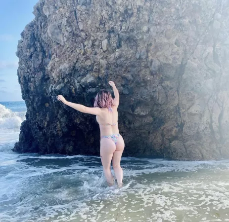 Cutie with a bootay 🔥 by S_M_roo