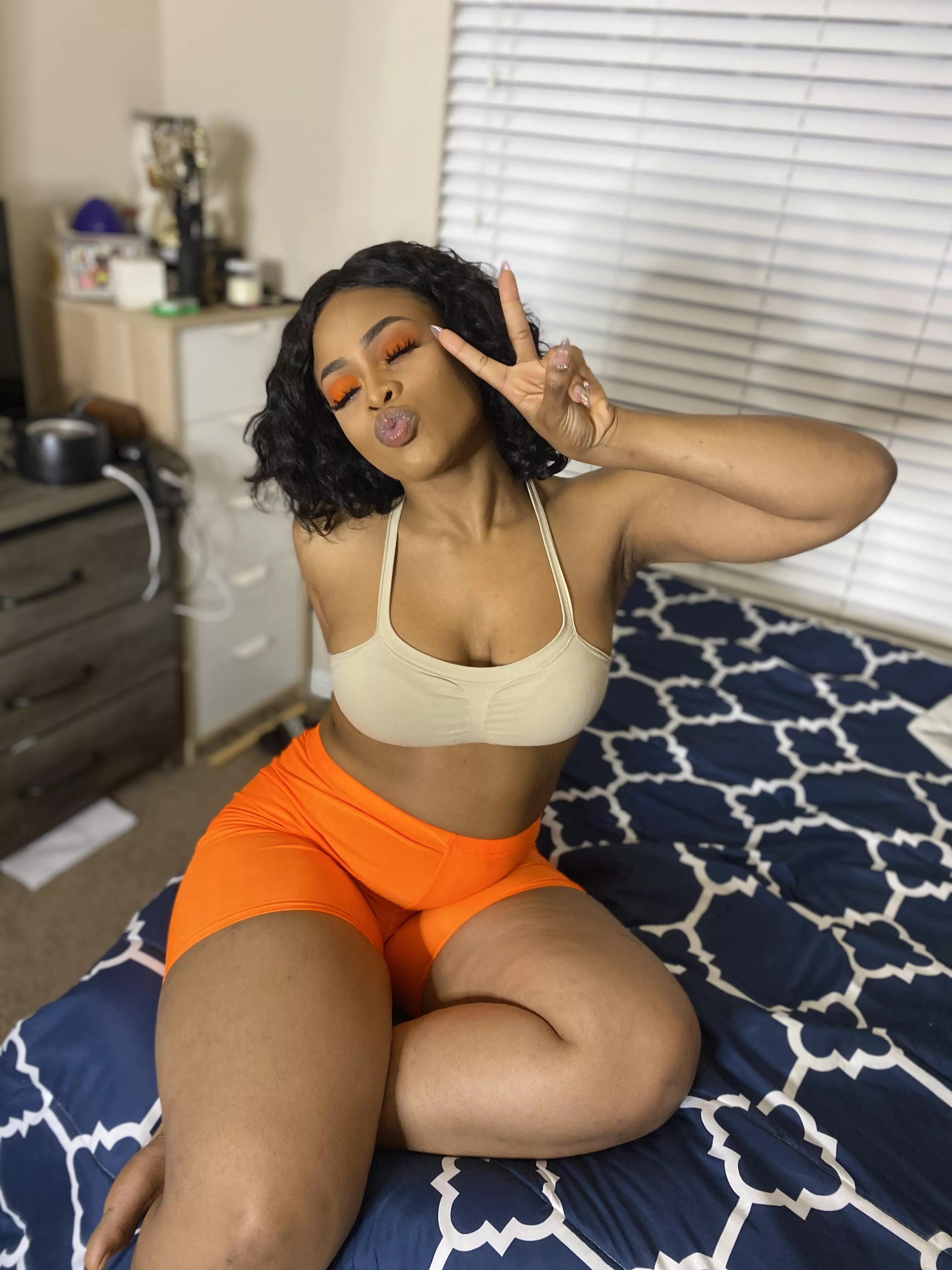 Cutie with the Thunder Thighs. 👉🏽Check my Bio posted by nikyforever