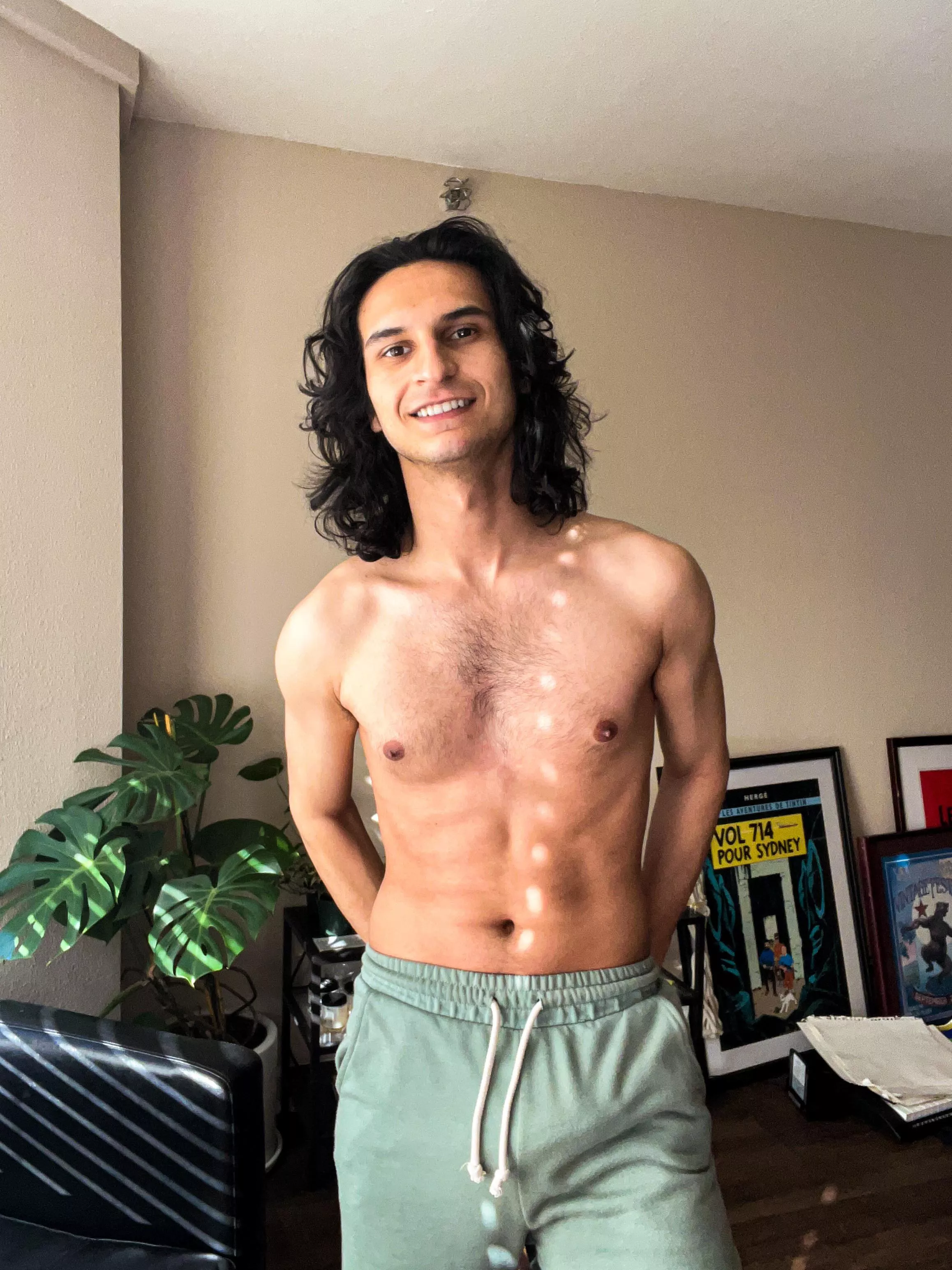 Cyrus here just saying hi 💕 posted by CyrusFux