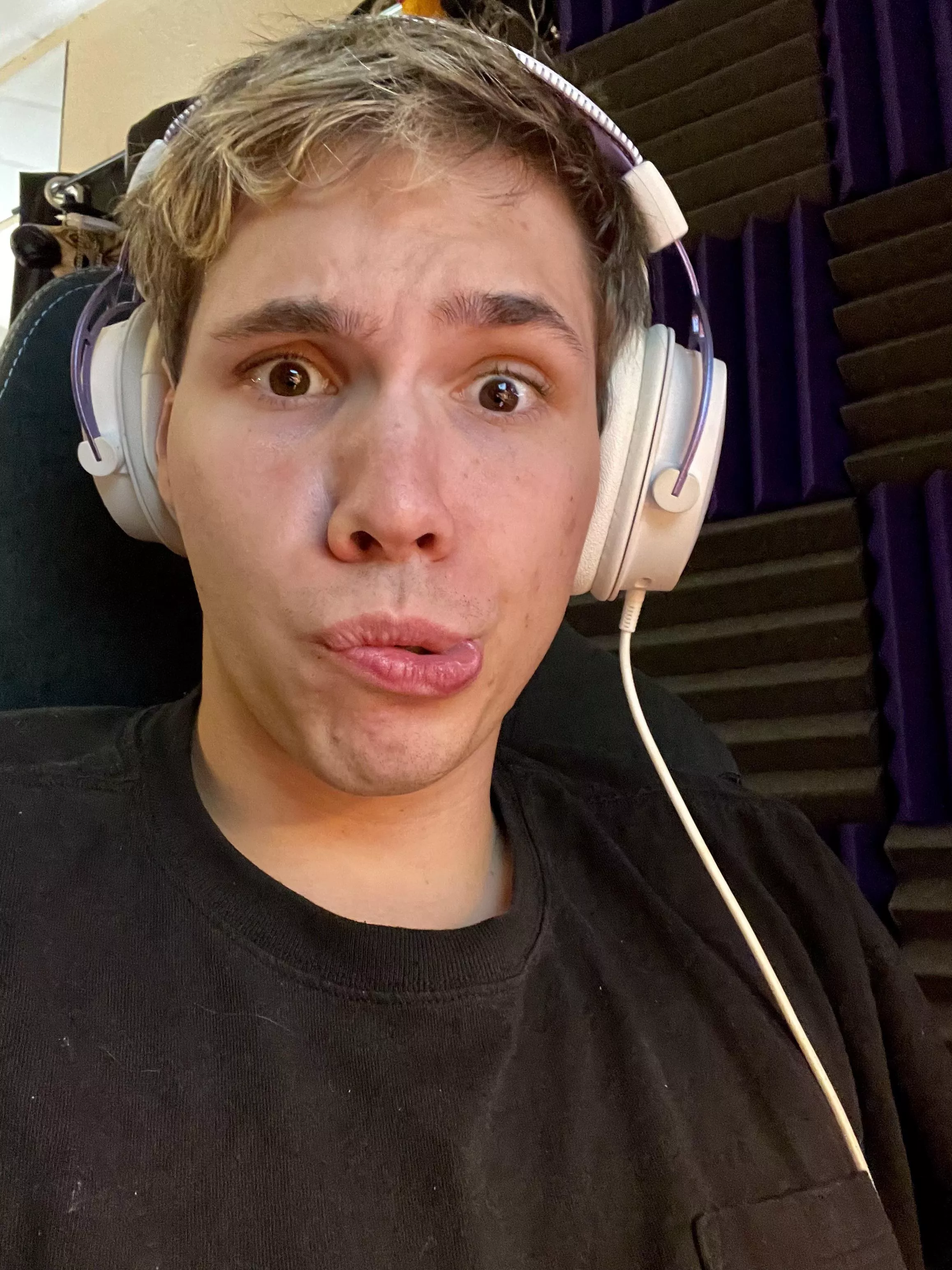 Da takes photos on my phone when I go to tinkle sometimes. I get to discover them days later. 💖 Truly Honestly The Mostest Bestest Ever Da To Ever Ever Exist Ever posted by ricepilaph