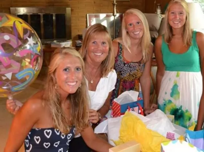 Dad got a new job that requires him to travel a lot. We'll never understand why he leaves four beautiful blondes at home so often. We manage to keep ourselves entertained. by UnloadingMySaves