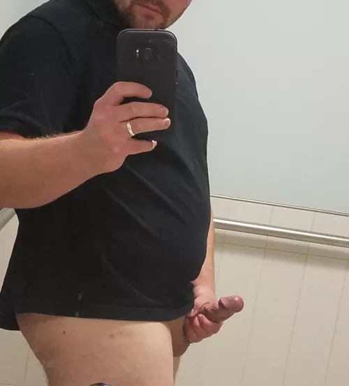 Daddy bear with hard thick cock 🐻 by Jazzlnspector