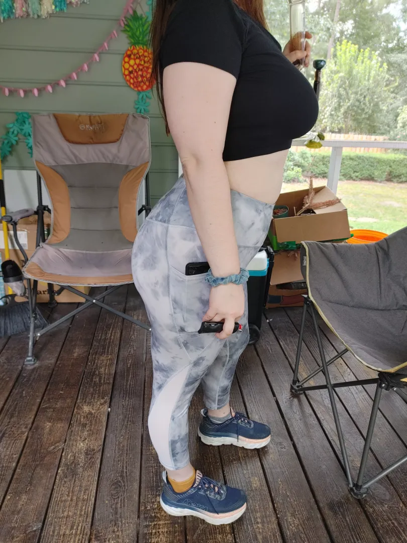 Daddy, does my ass deserve spanks in these tight yoga pants?🥺 posted by yourbakedbabe