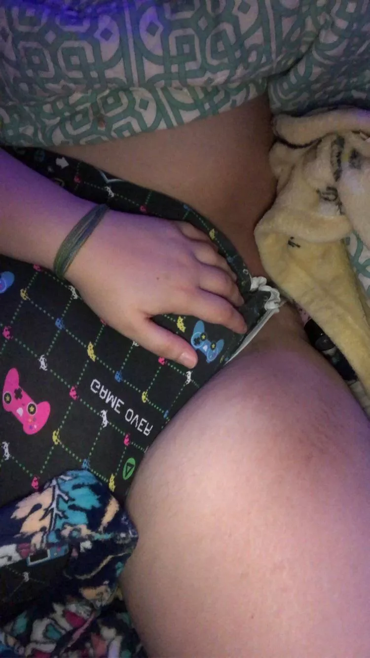 daddy loves to watch me touch myself 💗🌸 posted by [deleted]