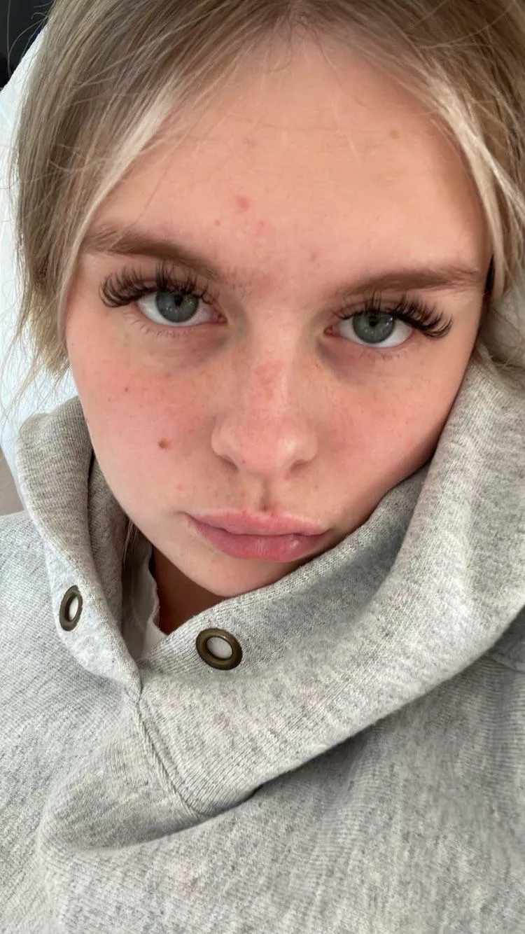 Daddy’s 🥵 wer dieses Bild heute noch tributet bekommt eine fette Belohnung 😏 Kik: SonnyBoobs69 💦😍 posted by SonnyLover1