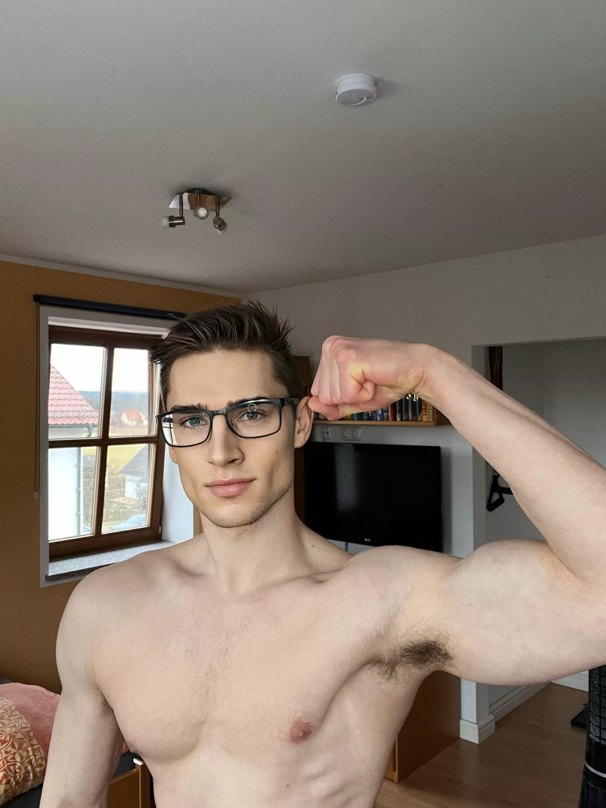 Daily workout 🏋️‍♀️ posted by jonasheimof