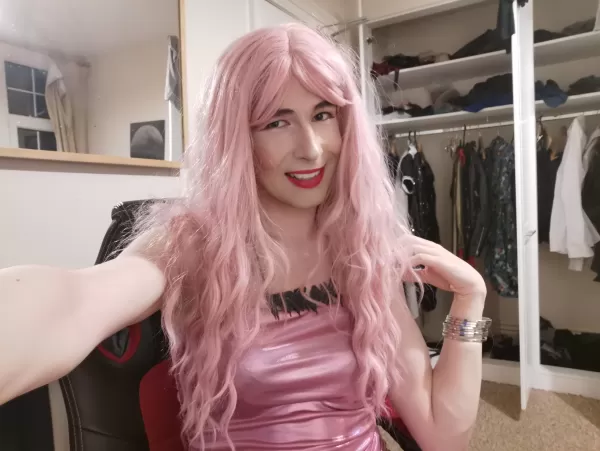 Dam don't you all just love pink! Whats your go to colour? by Catherine_S1234