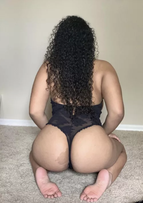 Damn she a baddie ⌛️ by icvdr