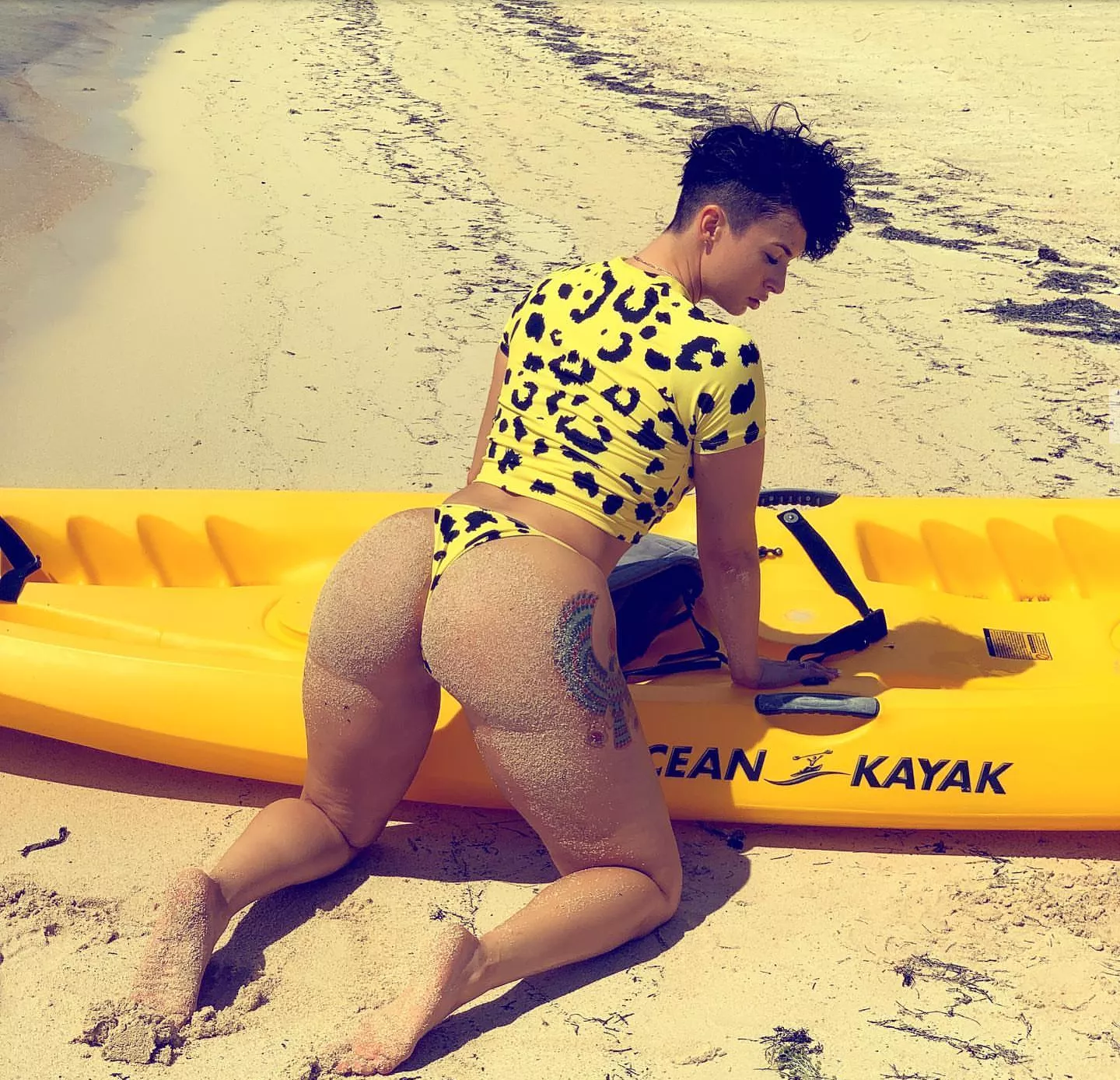 Damn that 🍑 posted by b3kirb3