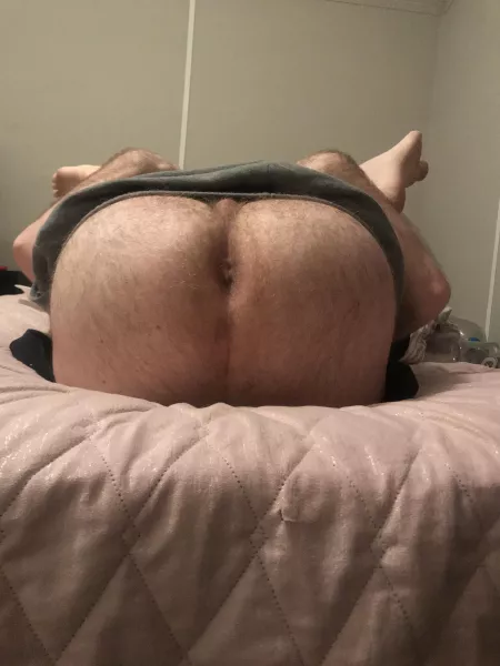 Damn y'all have much nicer asses than me. by DoragonKokku