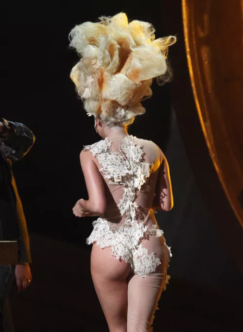 dance in the dark by missnastia