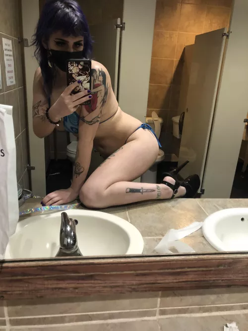 dancer here, how do u like my outfit? by angelbb666