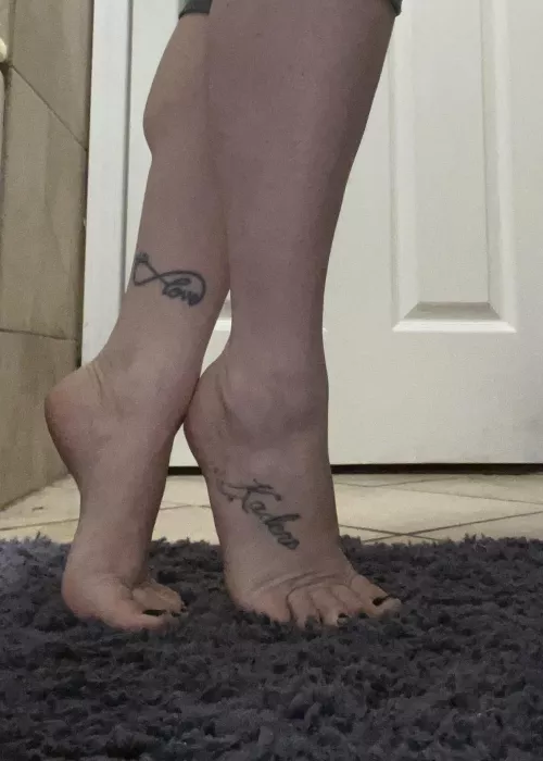 Dancers feet by SamanthaGeorge89