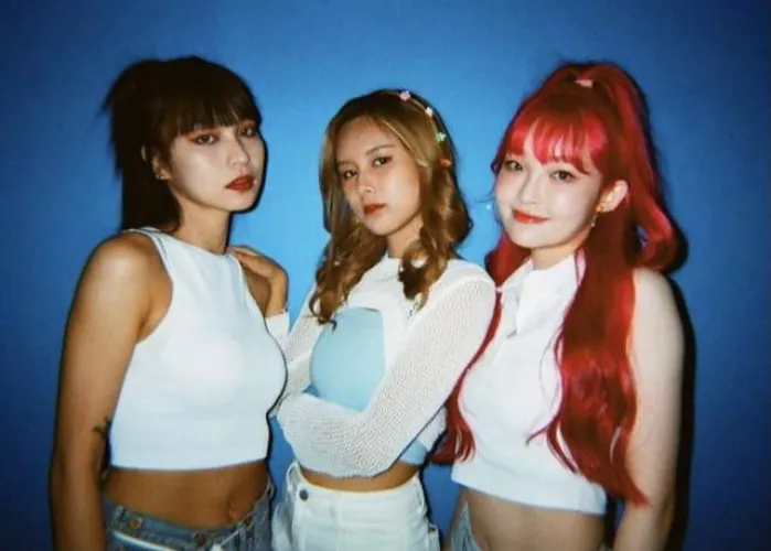 Dancers by johndoemuk