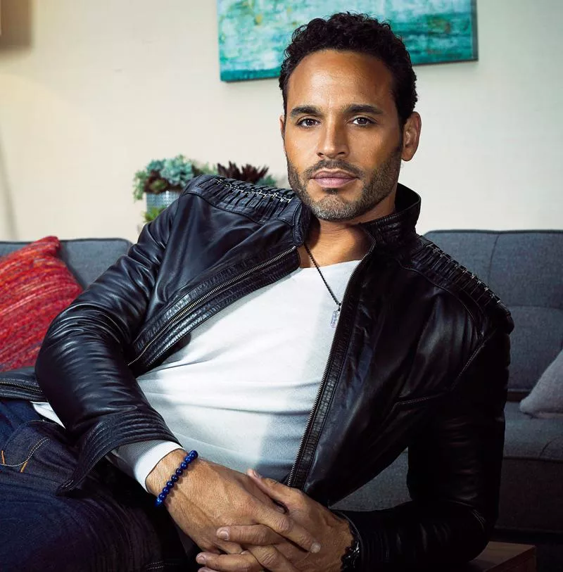 Daniel Sunjata says hi 😍 posted by glass_boxofemotion