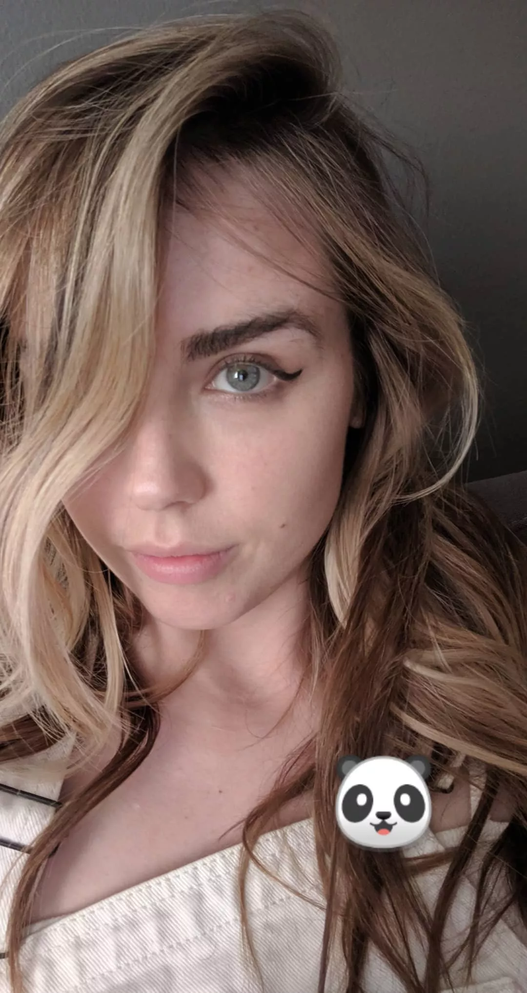 Danielle posted by Sid_00