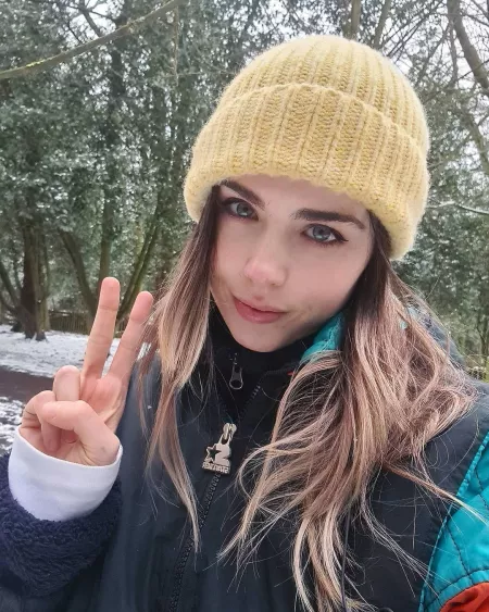 Danielle with her ✌🏻 again by SiNDAKiT