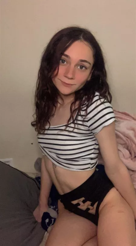 darbie 🙈 18! young petite princess, always ready to be naughty 💦 i love making cocks rock hard 😋, onlyfans and fansly link in bio! chat there, i’m waiting for you 💗 by darbiexoxo