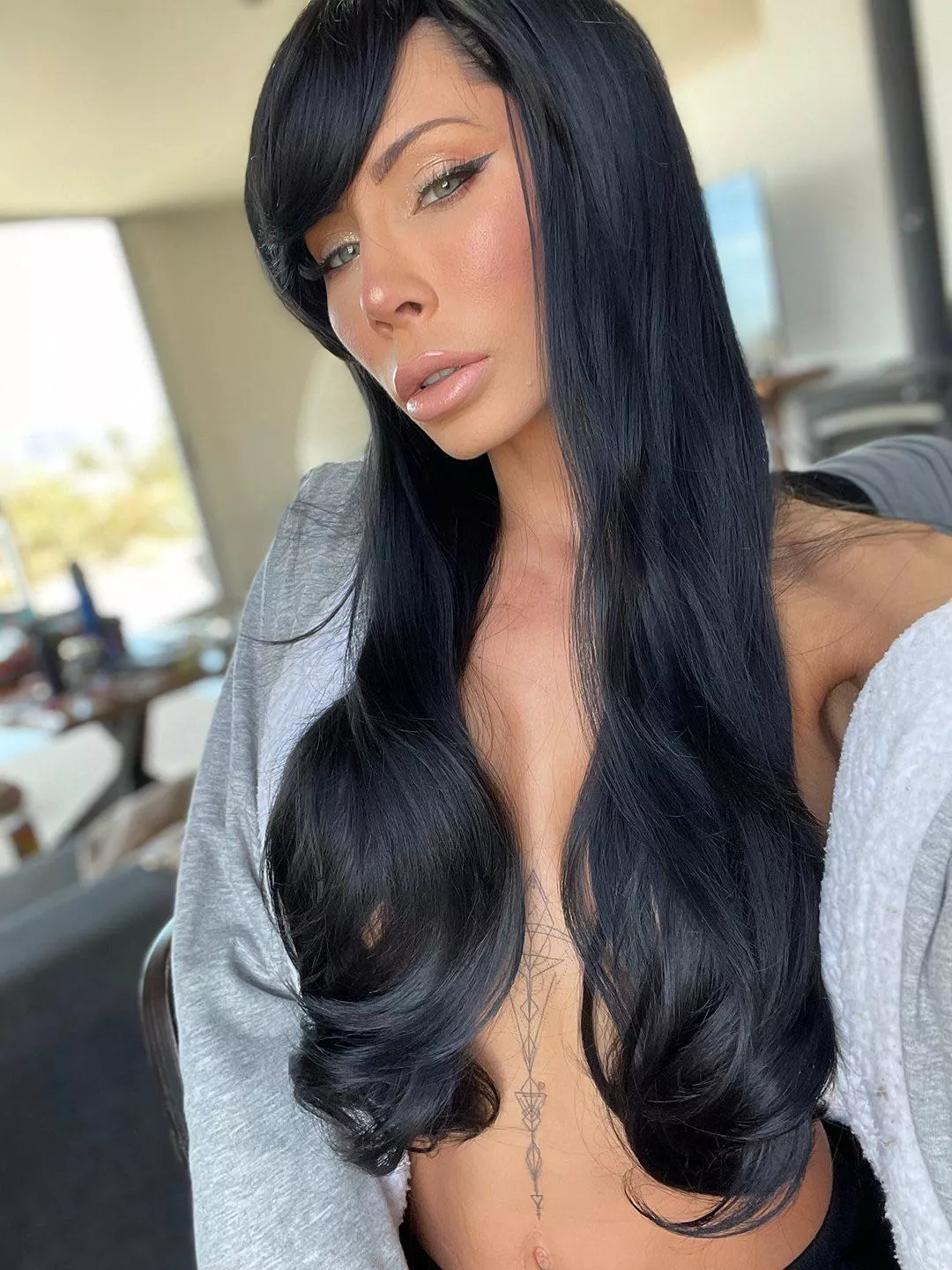 Dark hair posted by Superbot-