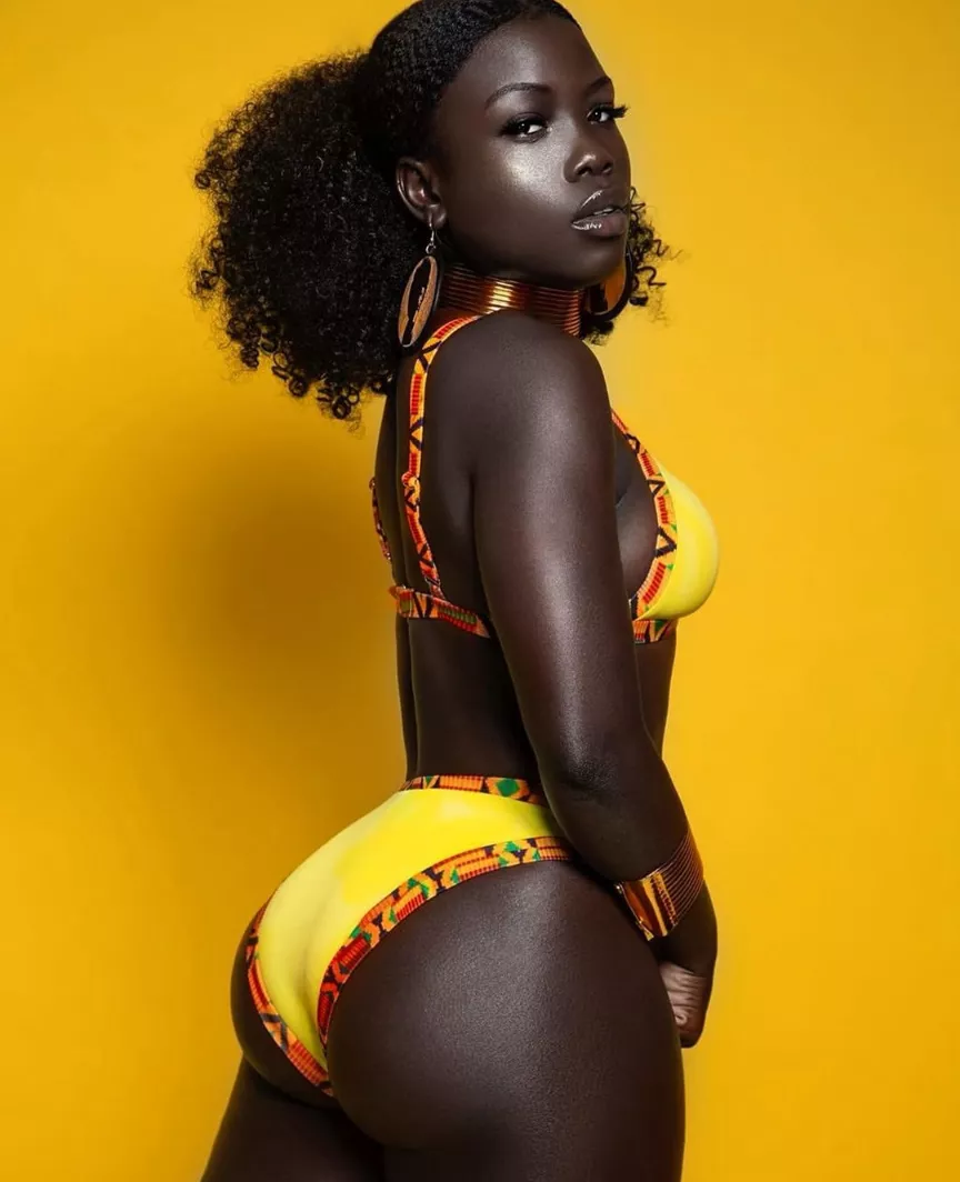 Dark skin queen posted by fredlikesporn