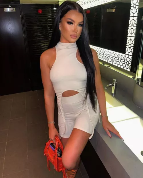 Dark-haired hottie by betaboy97