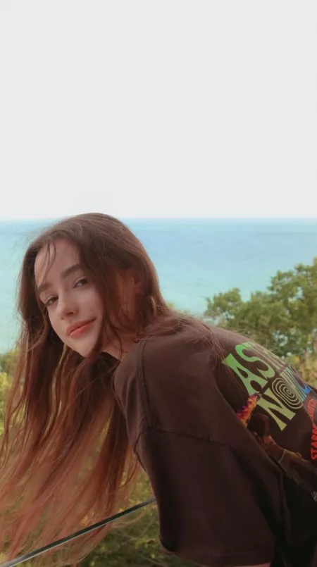 Dasha Taran by LawnOfTheRay