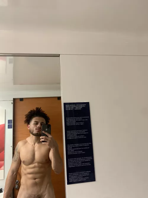 DAT V 😍 by AnthonyPParis