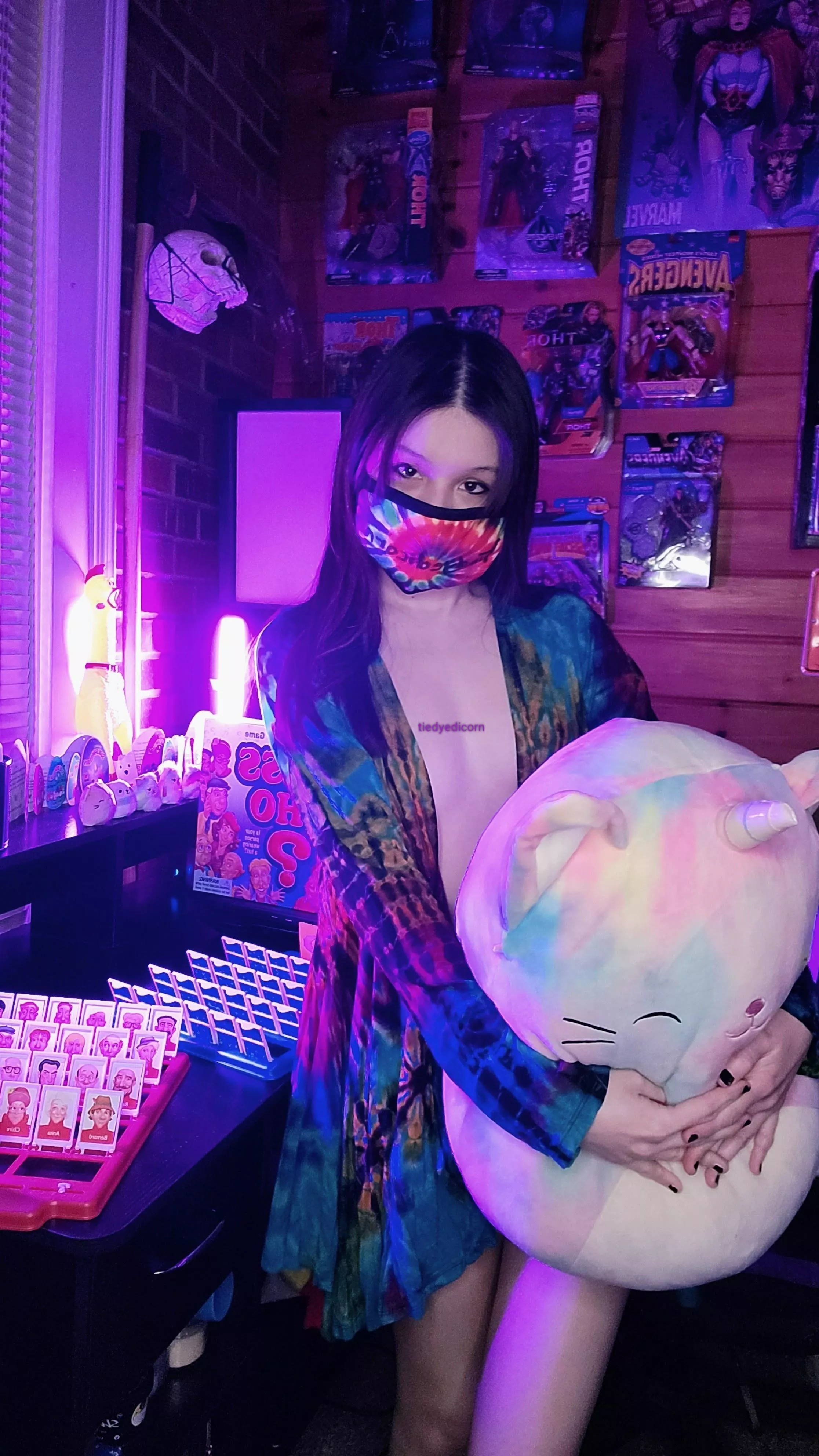 Date me? posted by tiedyedicorn