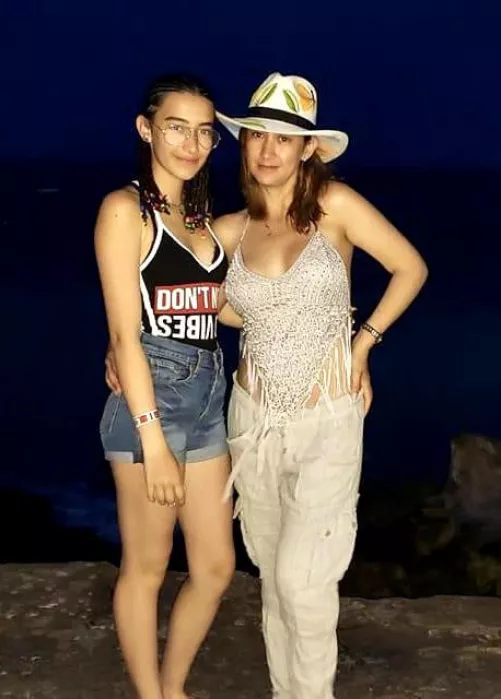 Daughter & Mom by Pandevk