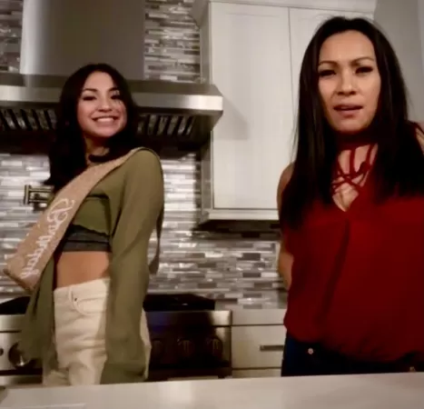 Daughter or Mom by Bamarlinen