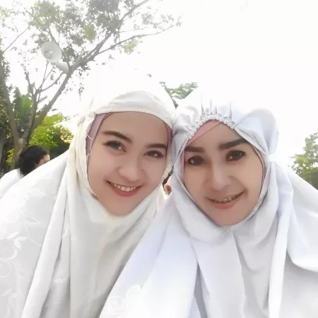 Daughter or Mom? Why? by erniegw