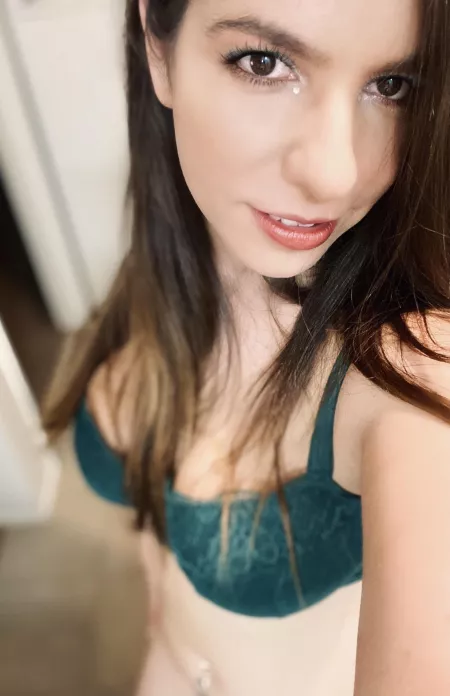 Day dreaming about an arm around my back flipping me over. by simplymarvelousx3