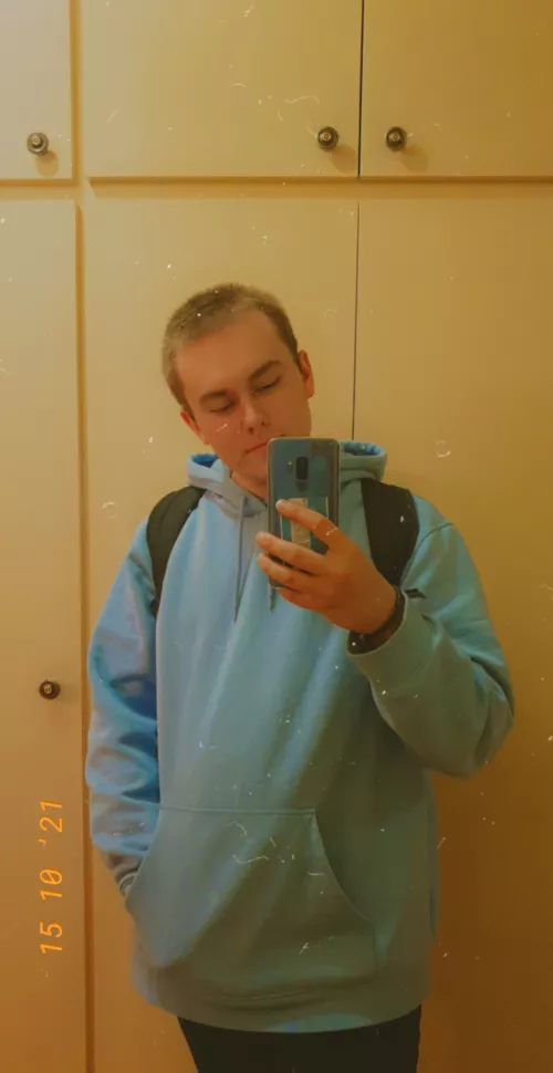 Day off finally !! Can't wait to sit and play ! by x__Bottom__x