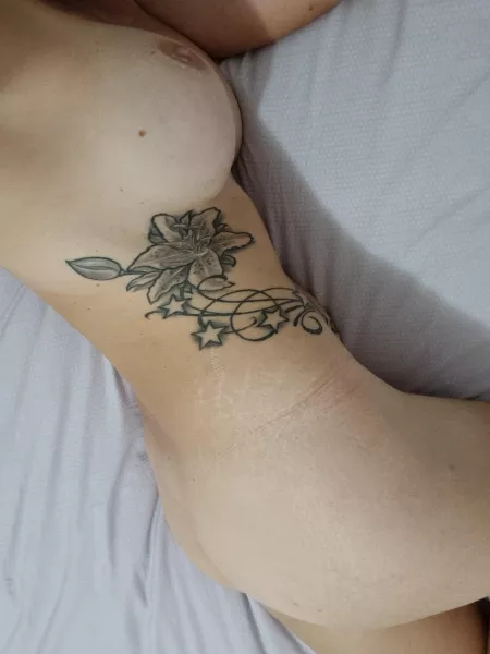 Day off, who wants to entertain me 😉 by butterflyeffex