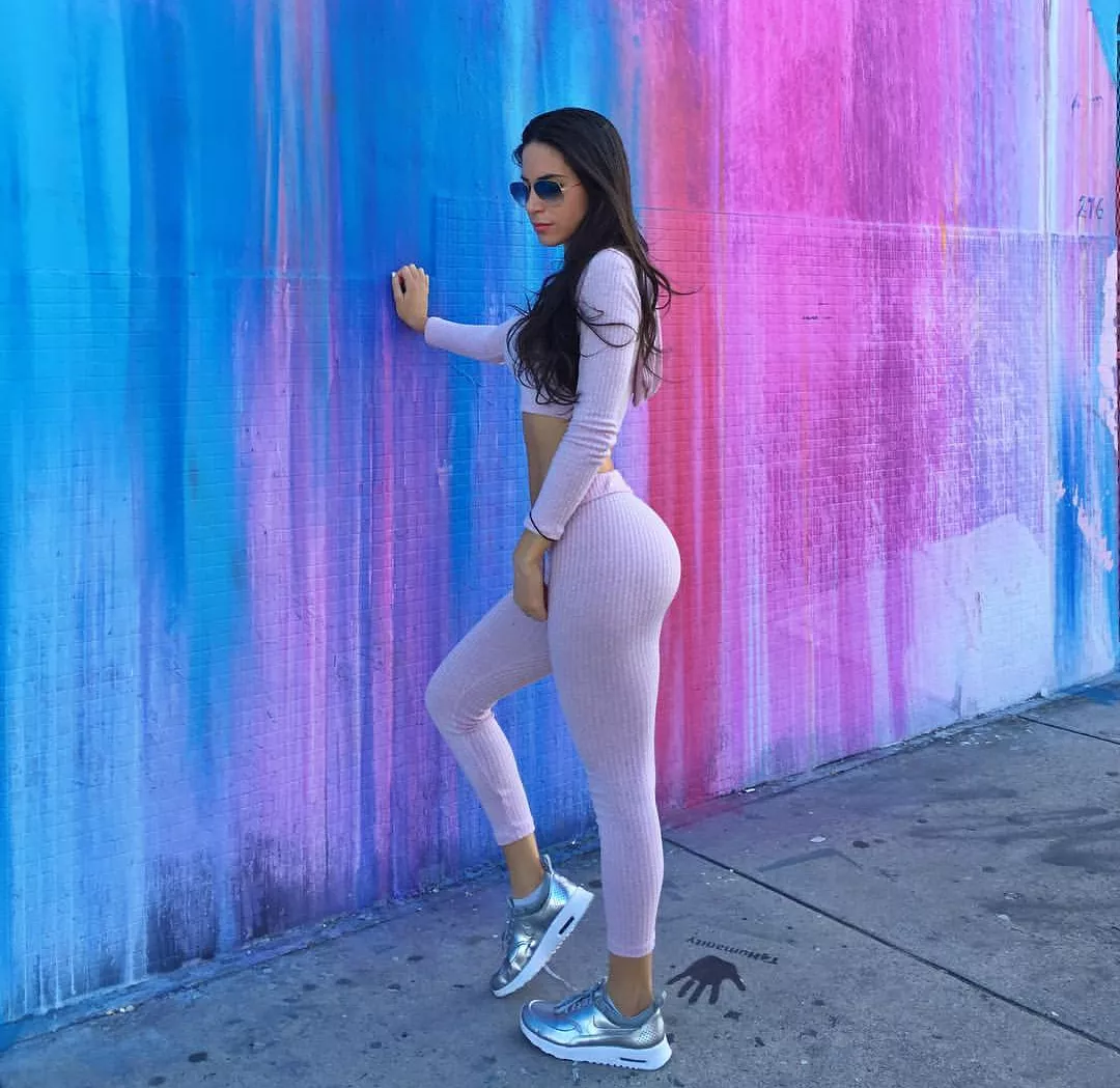 Dear people of r/JenSelter! Stop posting Steph, remember who we are here for and show her more respect! posted by [deleted]