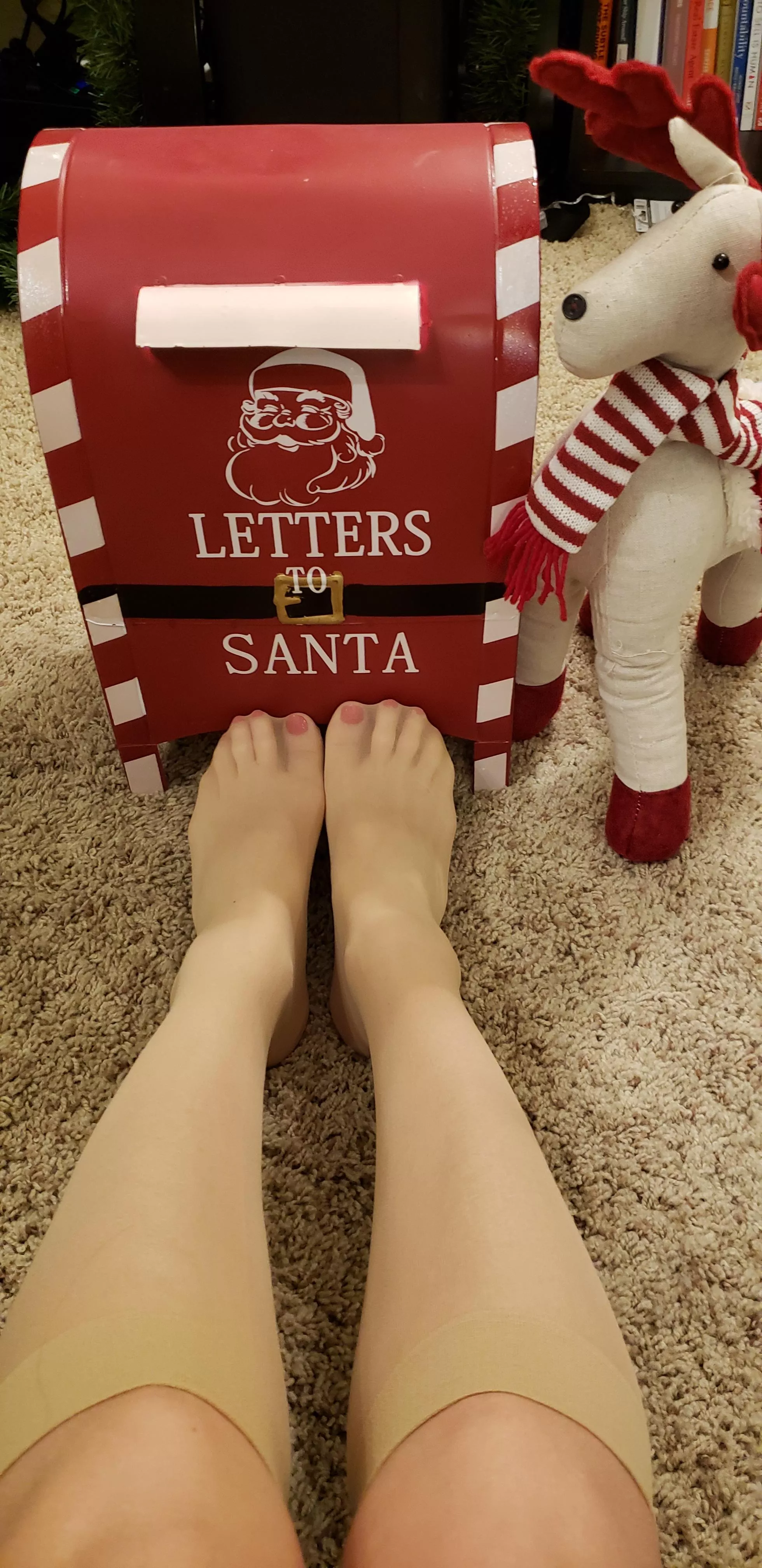 Dear Santa, I've been a very good girl this year 😘😘😘😘❤💚❤💚❤ posted by Hannah_Roads_420