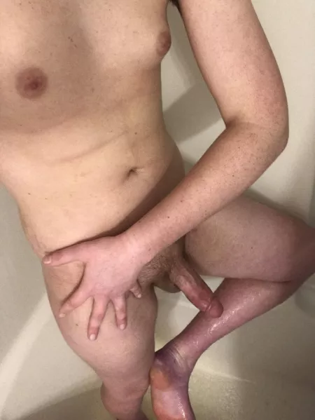 Decided to do a weird pose idk by showerredcock